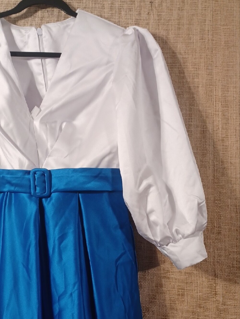 White and Bright Blue V-Neck Puff Sleeve Belted Dress - Picture 4 of 7